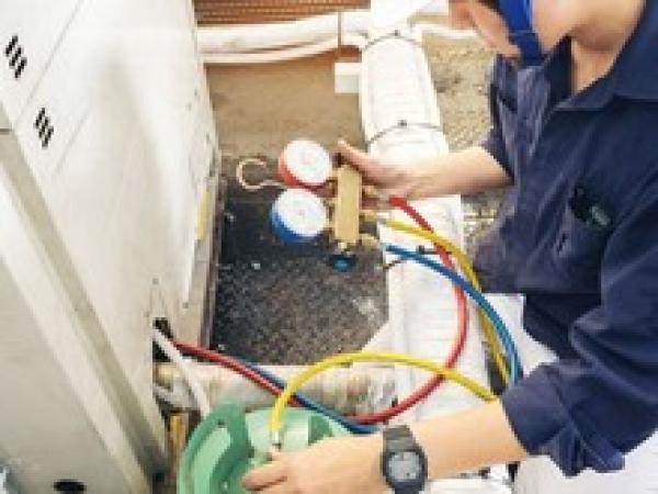 田村附近空调维修不制冷空调拆卸移机 空调加氟 空调清洗